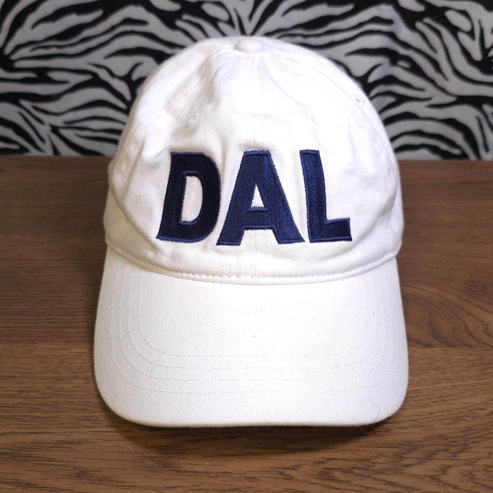 AUCRL1 0506 Thrifted Adult Adjustable White "DAL" Hat  GWOSLOO.22